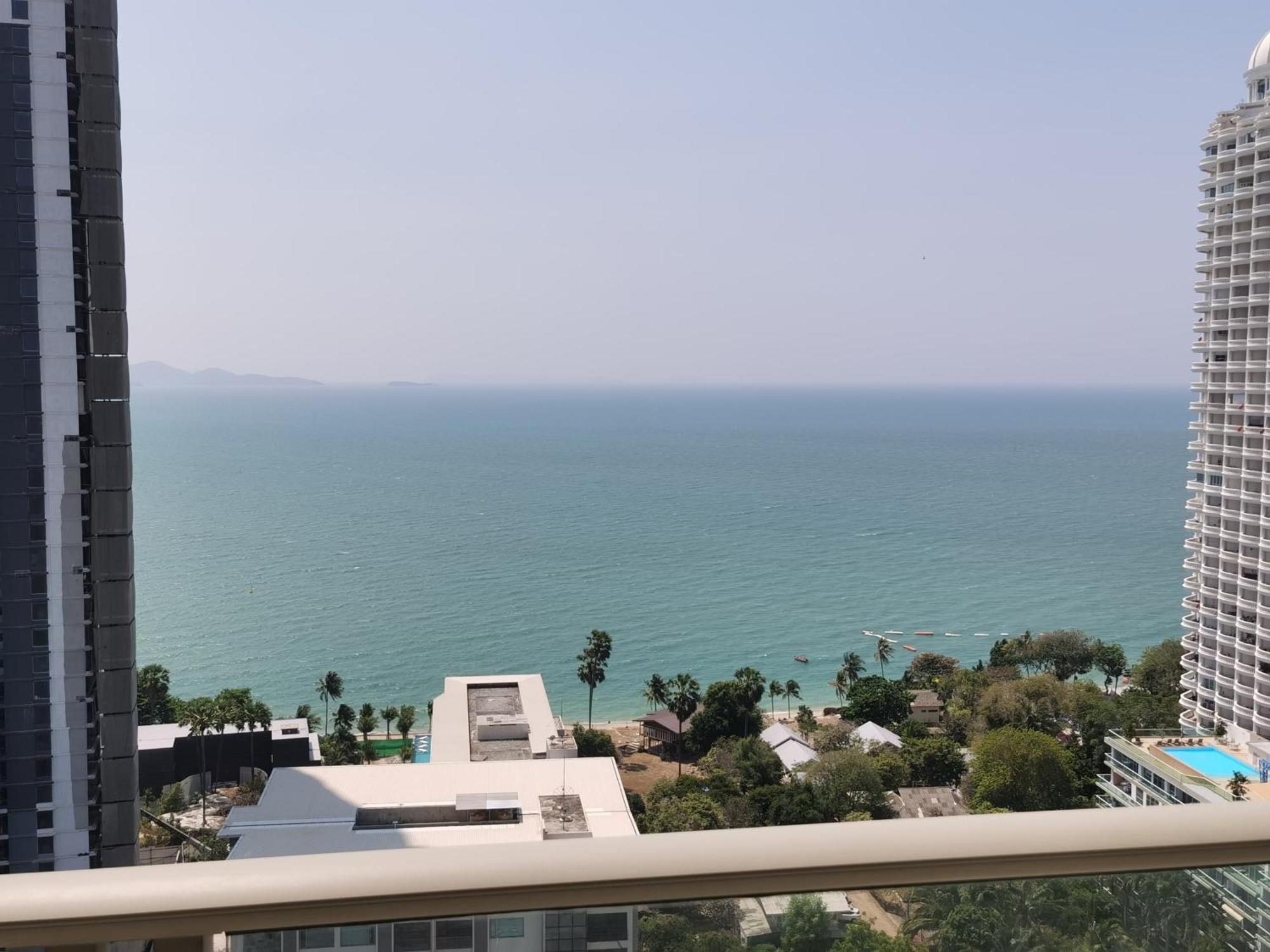 The Riviera Wongamat Hong Apartment Pattaya Bagian luar foto