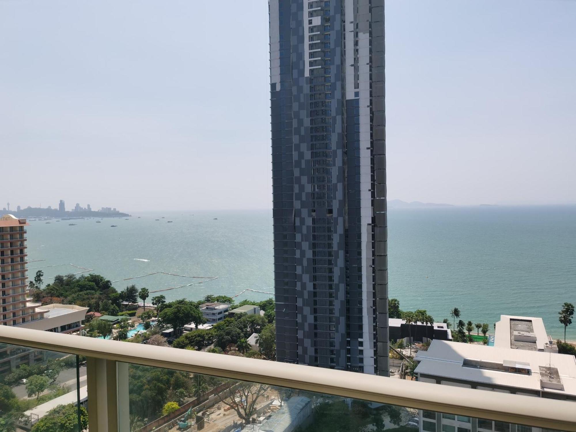 The Riviera Wongamat Hong Apartment Pattaya Bagian luar foto