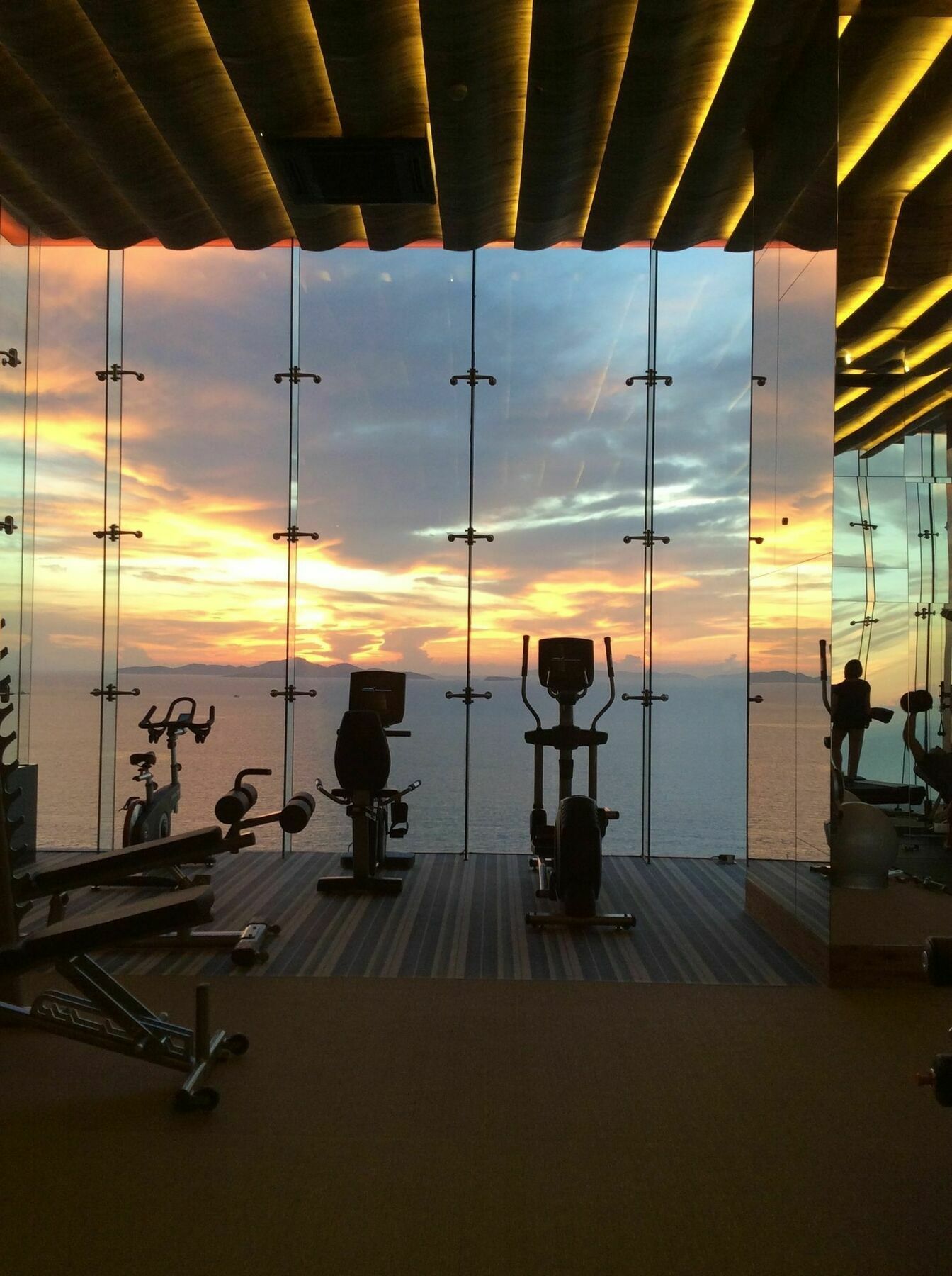 The Riviera Wongamat Hong Apartment Pattaya Bagian luar foto