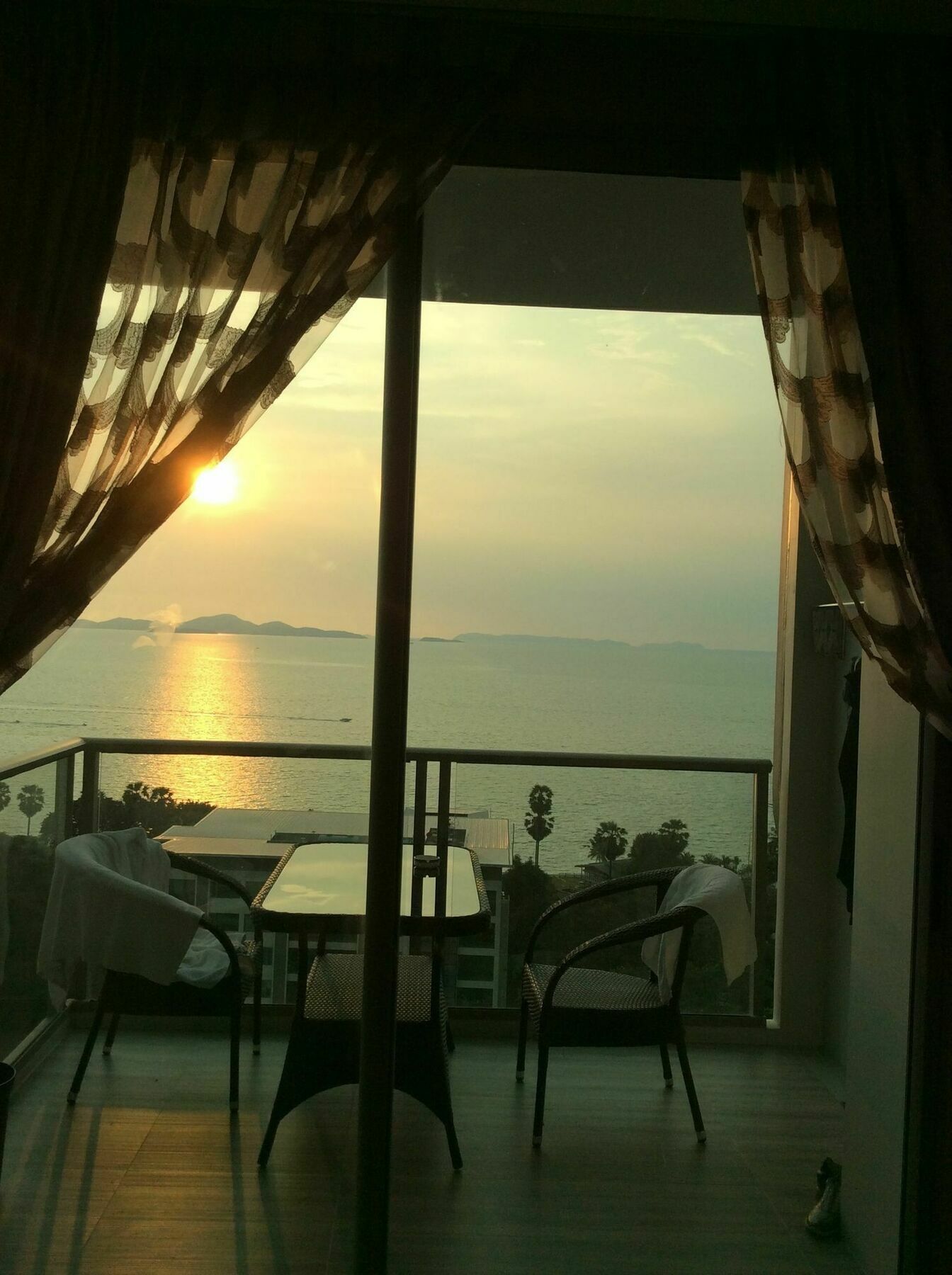 The Riviera Wongamat Hong Apartment Pattaya Bagian luar foto