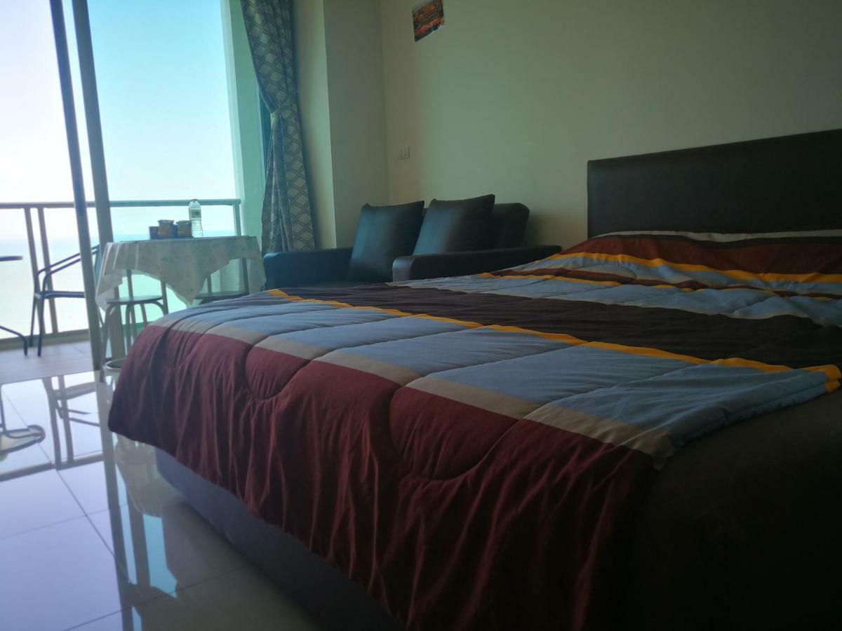 The Riviera Wongamat Hong Apartment Pattaya Bagian luar foto