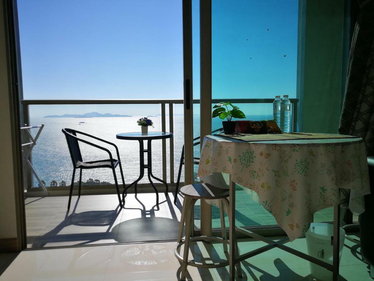 The Riviera Wongamat Hong Apartment Pattaya Bagian luar foto