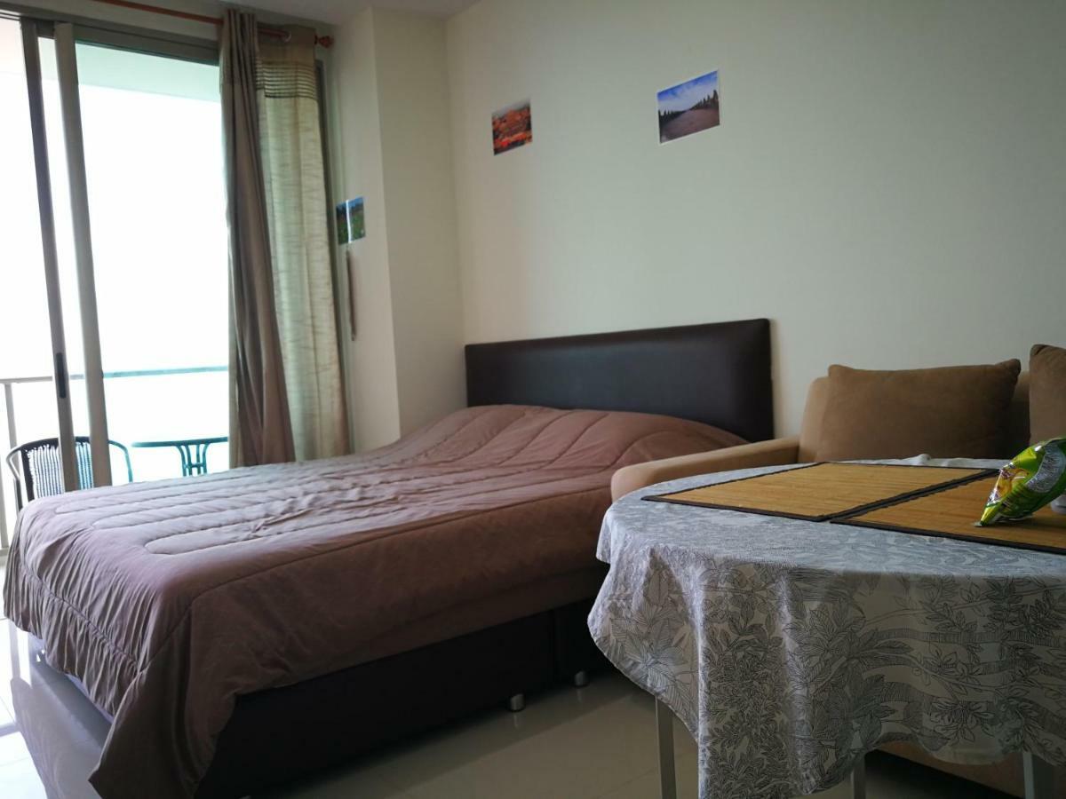 The Riviera Wongamat Hong Apartment Pattaya Bagian luar foto