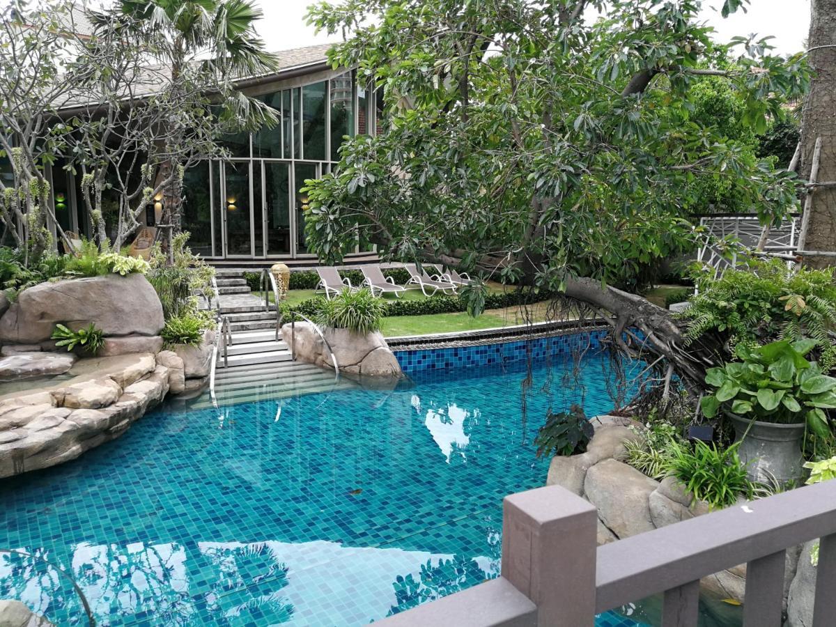 The Riviera Wongamat Hong Apartment Pattaya Bagian luar foto